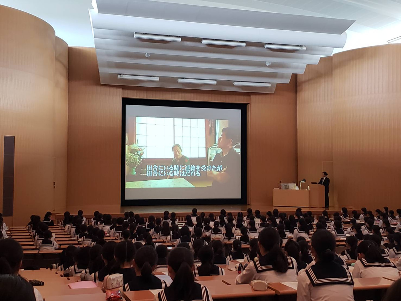 【中2・中3】合同道徳授業「かけがえのない命の大切さ」講演会