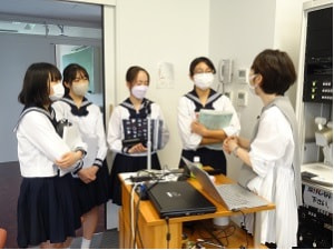 【高１】日本テレビによる出前授業～「情報のタネの見つけ方」