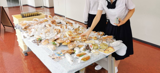 自立支援センターによるパン販売がありました!