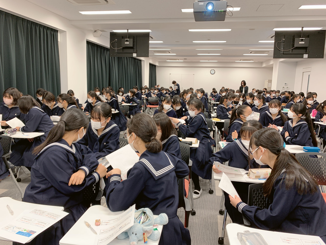 【中2】グローバルキャリアフィールドワーク 事前学習②