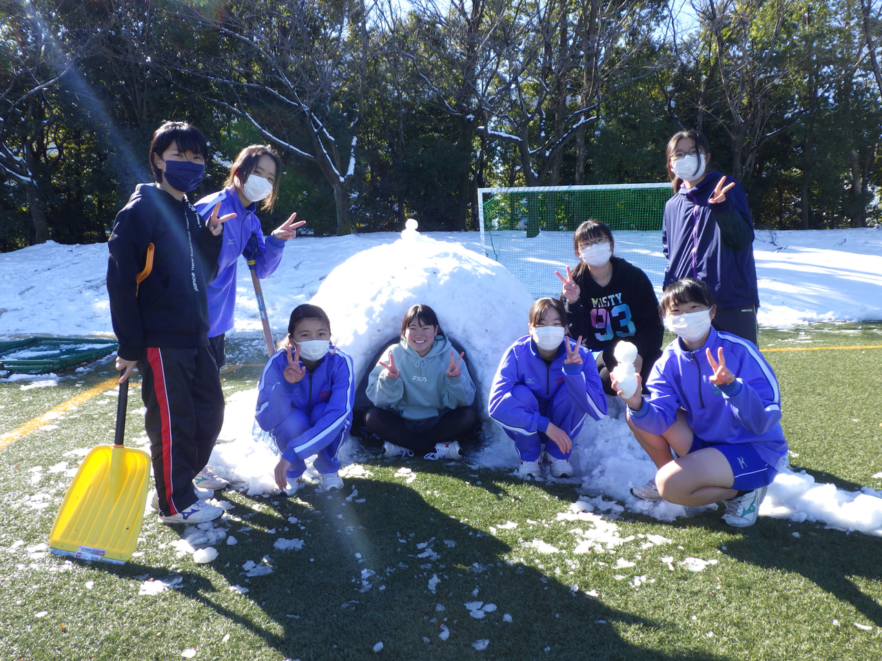 かまくらと140cmの雪だるまを作りました！