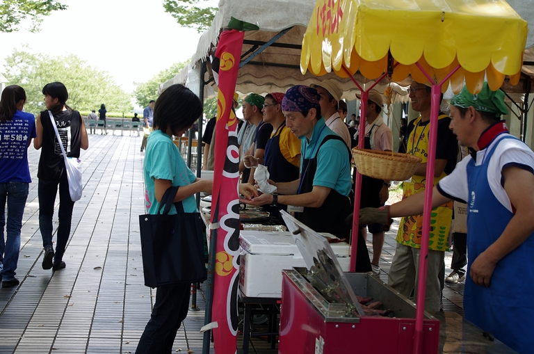 「おやじの会」による露店